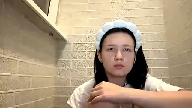 ReneeBossi live XXX chat