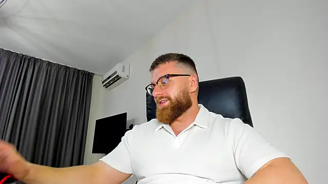 Show modela Findom_guy na web-kameri