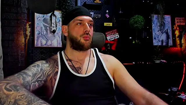 LexHardy live XXX chat