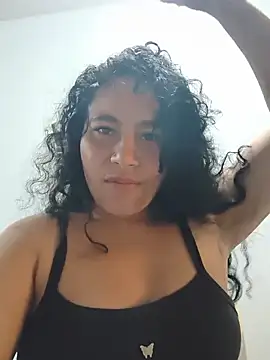 Yaya_watson élő XXX-chatje