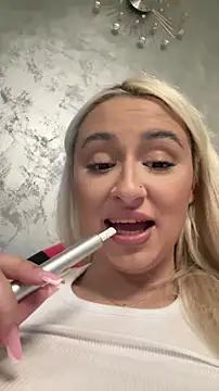 Kylie_One Chat XXX live