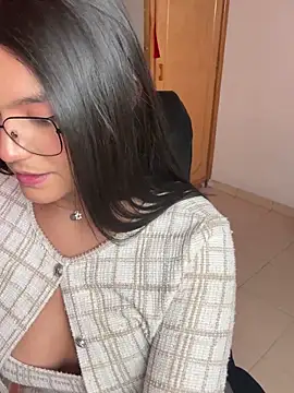 Addela_ লাইভ চ্যাট রুম