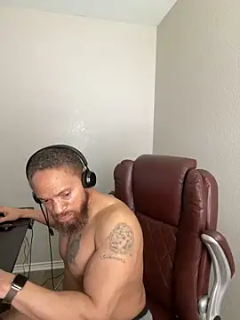Fathero1time Show in webcam