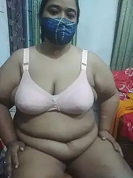 momo_loves Pertunjukan Webcam