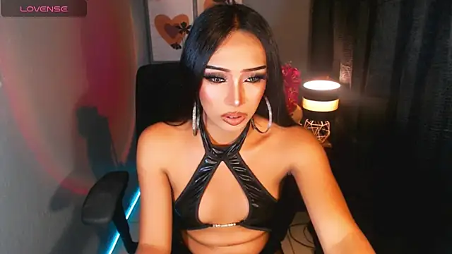 xUrGoddess_islaCumsAlotx Show in webcam
