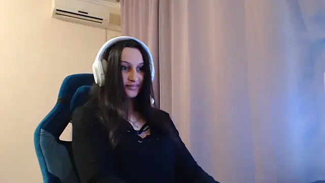 Show modela DiggingEidos na web-kameri