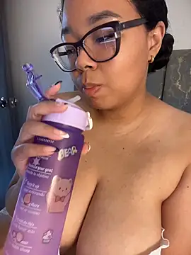 XMara Adlı Modelin Canlı XXX Sohbeti