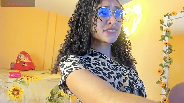 Czat XXX na żywo – Keniia_rizz