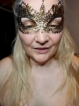 MaskedQueen77 – Naživo XXX chat