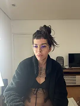 Nikatsu Adlı Modelin Canlı XXX Sohbeti