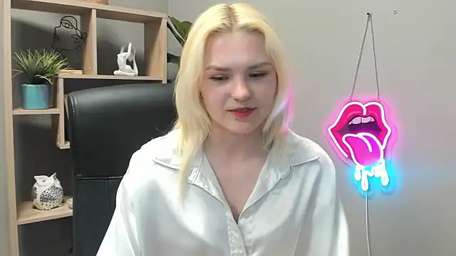 SweetLilyxo's Live XXX Chat