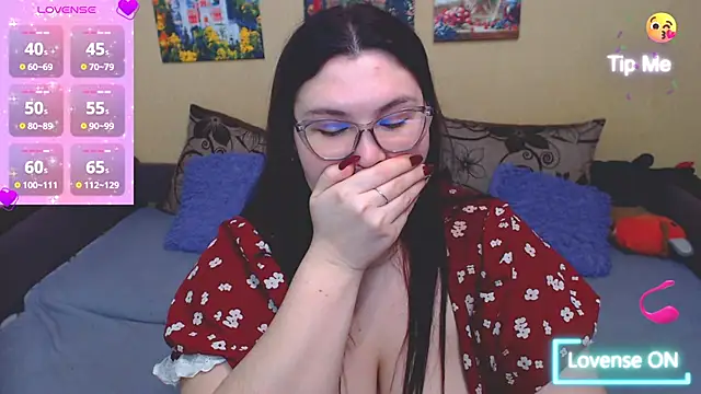 Show modela JuliaKeln na web-kameri