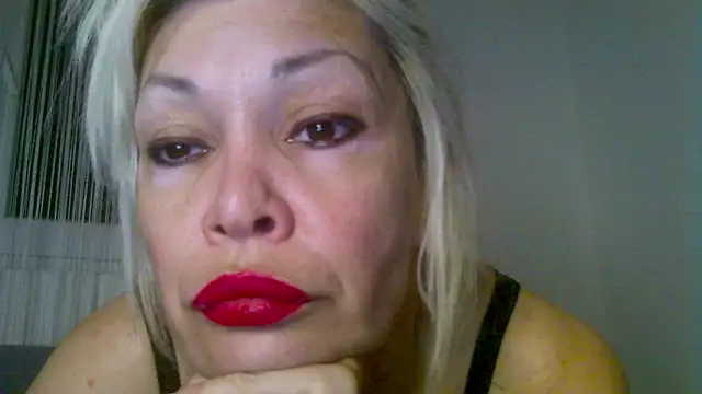 EvaaMina Chat XXX in diretta