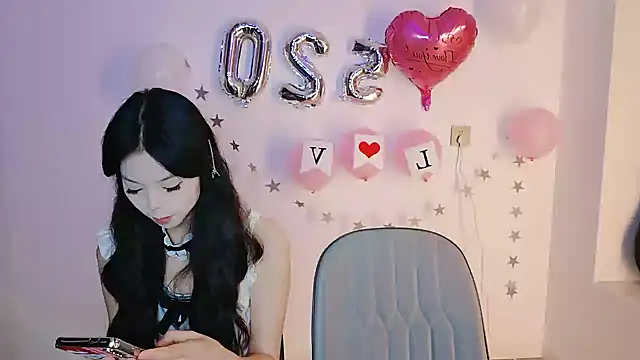 Chat +18 de Zhizhi-99 ao vivo