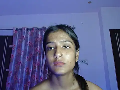 Nora81 Adlı Modelin Canlı XXX Sohbeti