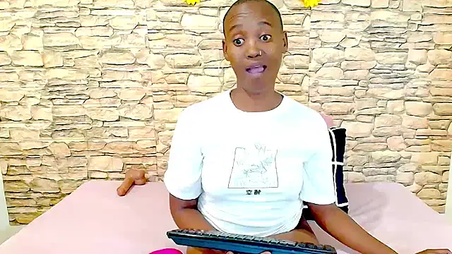 دردشة EbonyOlive69 الجنسية المباشرة