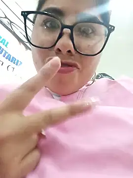 Sofia_Honey1: διαδικτυακό σόου στην κάμερα