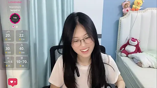 Luna-666 网络视讯表演