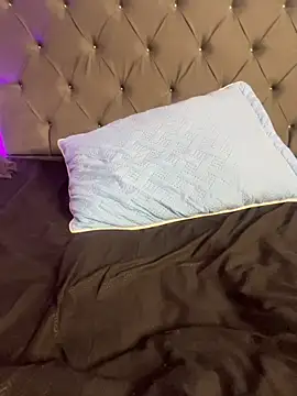 Baby-Angel777 网络视讯表演