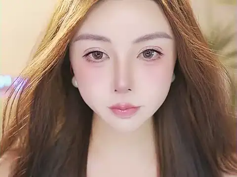 Qiaoqiao__ Adlı Modelin Canlı XXX Sohbeti