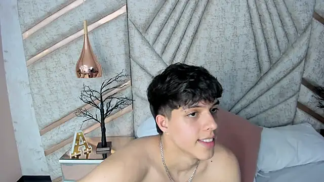 Show modela DamiaanXx na web-kameri