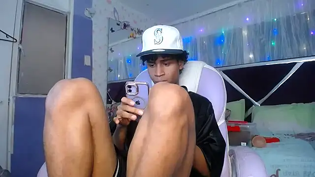 Santy_bigcock_01 Pertunjukan Webcam