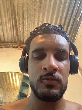 Wicy23 Show in webcam