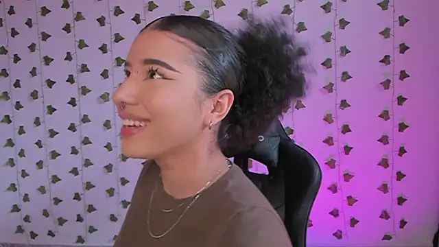 Liaaa_1 – Naživo XXX chat