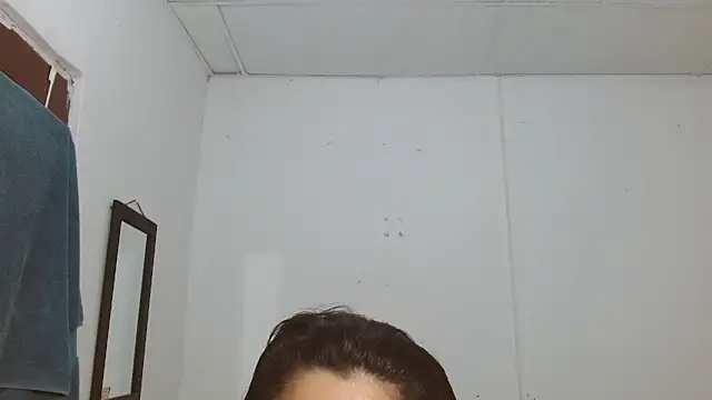 Thalian live XXX chat