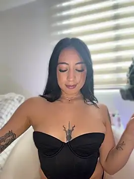 keilelewisn Live XXX chat