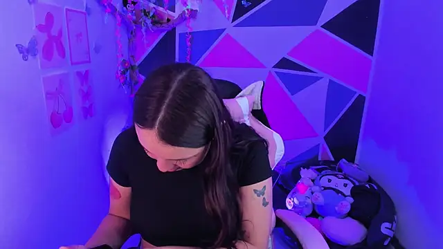 Chat +18 de little_emma0 ao vivo