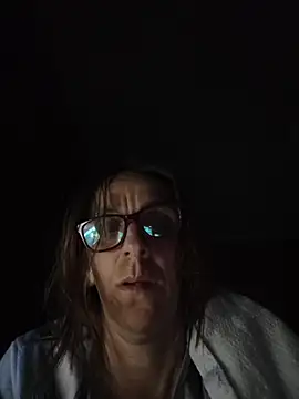 Dettybitch40 élő XXX-chatje