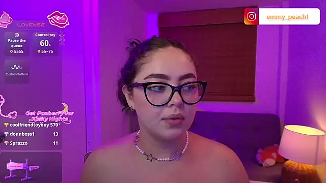 Emmy_peach1 Obrolan Langsung XXX