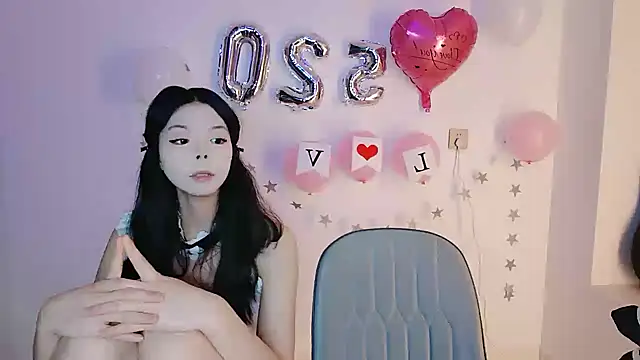 Chat +18 de Zhizhi-99 ao vivo