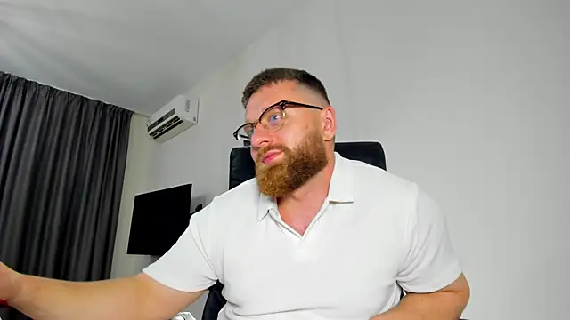 Show modela Findom_guy na web-kameri
