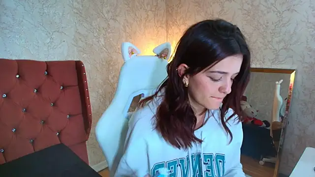Chatroom XXX en direct de LiaHarryis