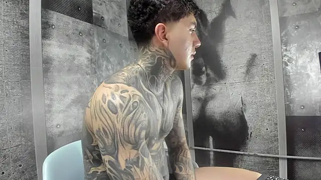 Czat XXX na żywo – Gury_tattoo