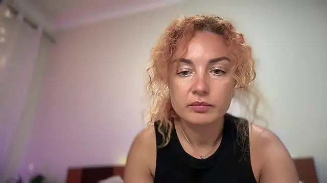 Reddgiirl's Live XXX Chat