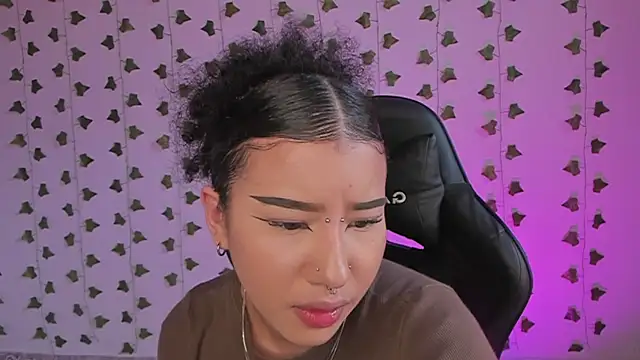 Liaaa_1's Live XXX Chat