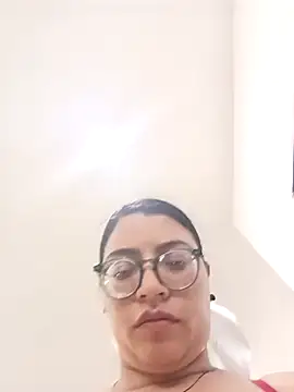 SOFI__10 Adlı Modelin Canlı XXX Sohbeti