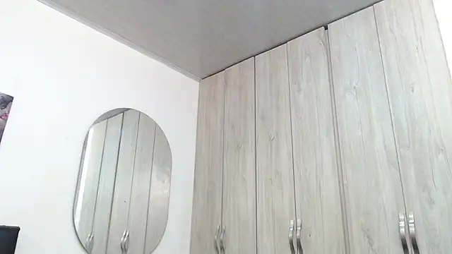 pinky_f00x Chat XXX live