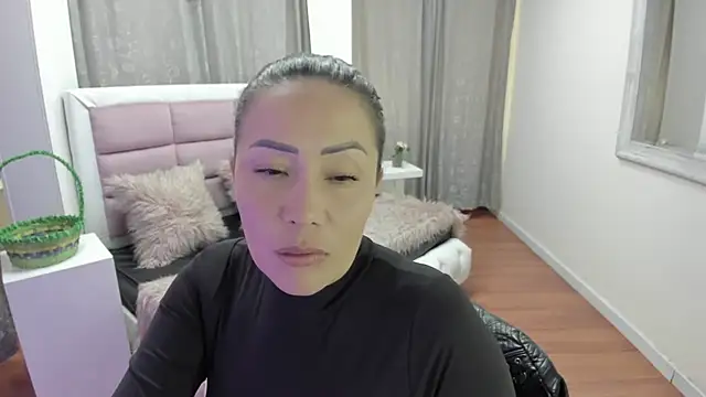 gaby_trent live XXX chat