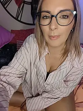 Chatroom XXX en direct de Jade_Emeraud
