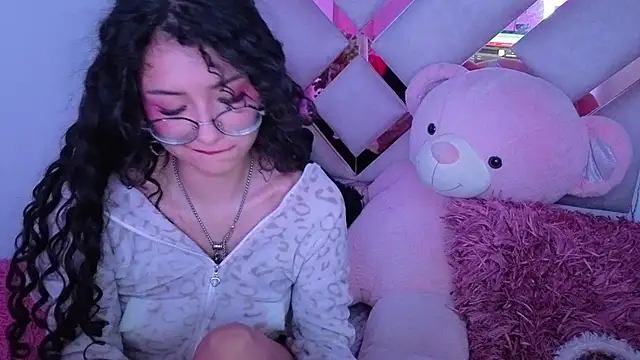 ShySheep_'s Live XXX Chat