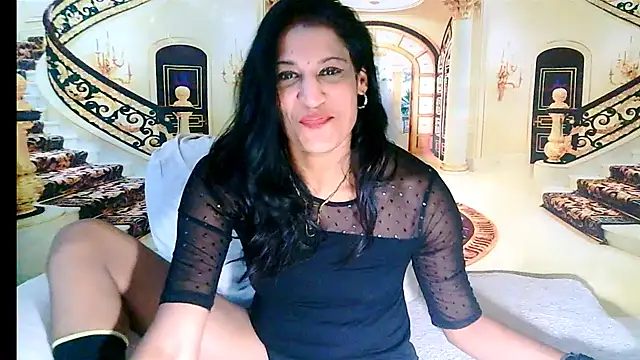 IndianSexcSmyle élő XXX-chatje