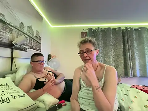 Curvy-Jinx élő XXX-chatje