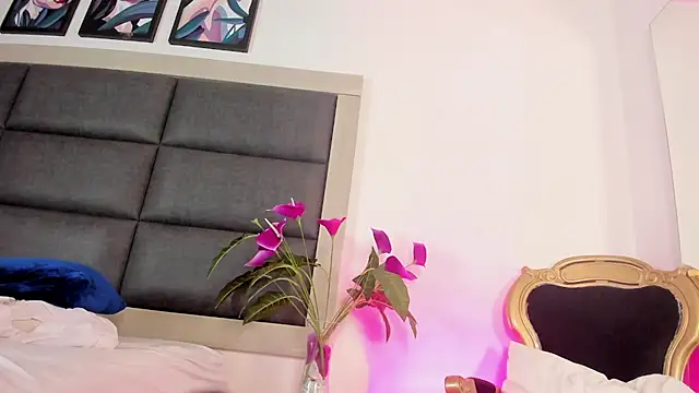 Show modela NahomiMorgannn na web-kameri