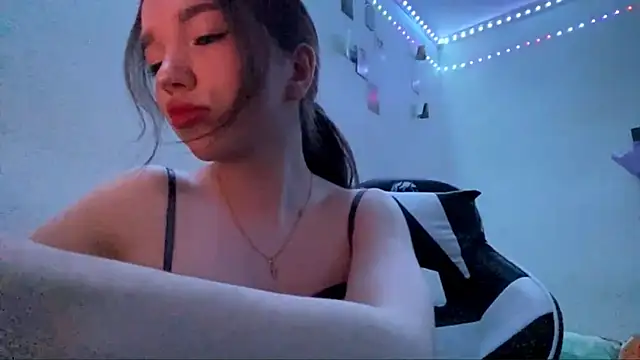 Chat +18 de FewerCadre ao vivo