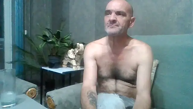 Show modela skorpibg65 na web-kameri