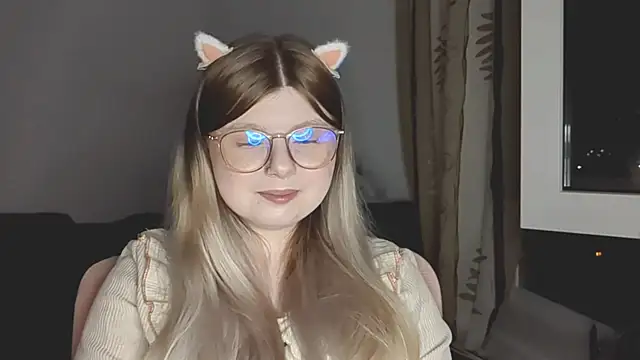 YukiBlush Adlı Modelin Canlı XXX Sohbeti